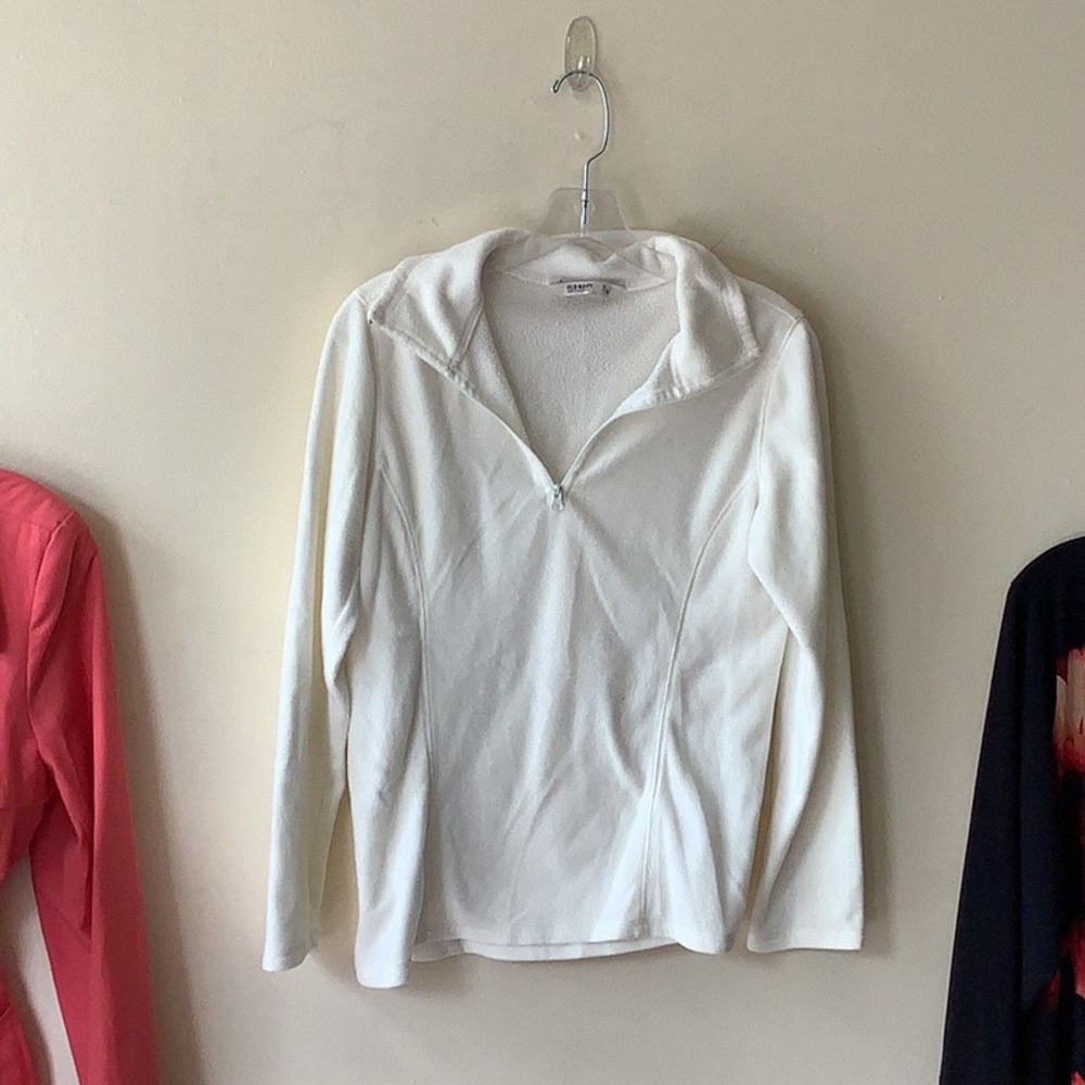 Old navy pullover size M.